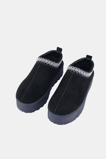 Embroidered Trim Platform Slippers in Black