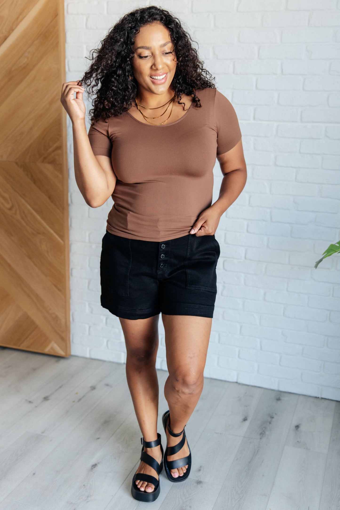 Everyday Scoop Neck Top in Coffee