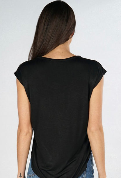 Onyx Tee